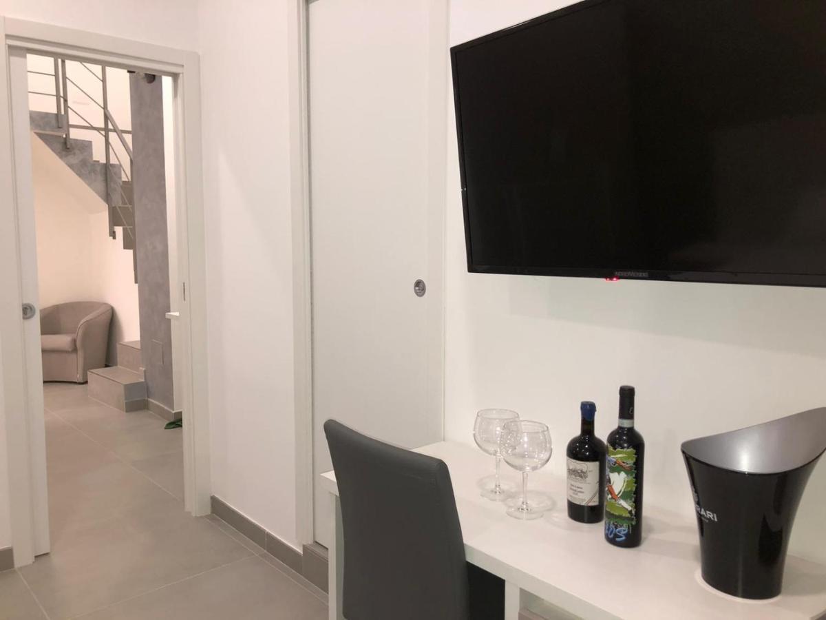 3 Rooms Chiaia Naples Exterior photo